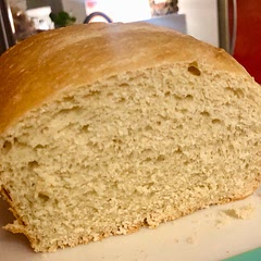 My go-to sandwich bread recipe! Hardest part of this larger recipe is figuring out how long to bake it lol