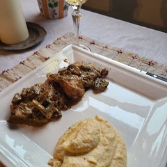 So the meal total keto with cauliflower mashed potatoes.  The only change next time for us is cutting back a clove or two of garlic