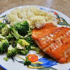 I used sockeye salmon with Thai style sweet chili sauce. It was delicious.  Best advice is let it marinate in the sauce before cooking0