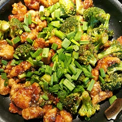 Fast savory chicken to pair with rice and ginger beer 