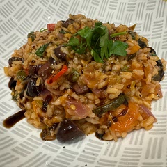 This is tasty on its own but I like to add more veg (courgette, bell pepper, aubergine etc. ), toasted pine nuts, sultanas, vegan feta (if I’m feeling extra fancy) and a drizzle of balsamic glaze!