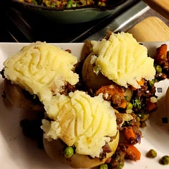 I made it vegetarian with brown lentils instead of mince.