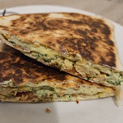 Delicious! The sauce is so tasteful and the combination between all the ingredients is perfect! I recomand it! 