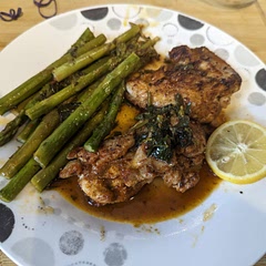 They had no green beans at the store so I used asparagus instead.