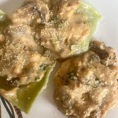 Great recipe! Made it with raviolis and was a perfect lunch, everyone loved it!