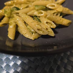 Pasta zucchine e pesto! 😋 #italianfood #yummy #delicious