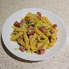 Used strass instead of bacon. Used penne pasta. Wouldn't describe it as creamy at all, still moist though. And delicious!!
