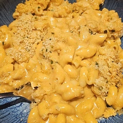Added cayenne pepper and a lot more garlic, onion, salt seasoning. Used cheese blend, mozzarella, and red Leicester cheeses with a bit of Parmesan mixed in the topping. Double batch for 9x13