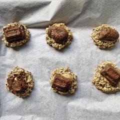 Tried to add a piece of chocolate instead. Also stuck to the parchment paper a bit. Was tasty though!