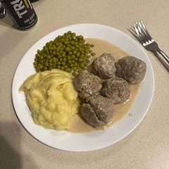 Really tasty! Served with mash and peas