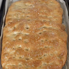 This turned out so well and I'm still a novice baker! Perfectly crispy bottom layer, soft pillowy interior, lovely browned lightly crisped top with olive oil and flakey sea salt. I served it with homemade chicken soup and it was a big hit! 