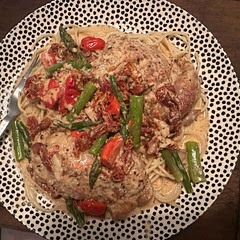 So good! Added fresh tomato’s and asparagus too, yum