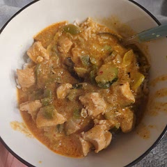 Added squash, zucchini and bell peppers forgot the tomatoes but it was delicious 🤤🤤🤤