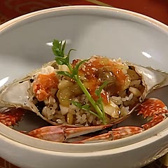게딱지비빔밥:간장게장의알로비빔밥을만들어먹으면맛있다.