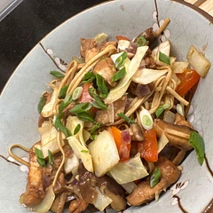 Little bit of spice would perfect it, but this is a crowd pleaser!