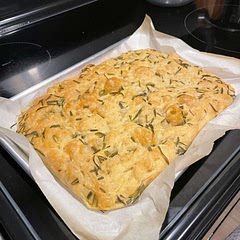 This was such an easy recipe and my first time making bread! It was sooooo yummy, we ate it in one sitting 🤦‍♀️