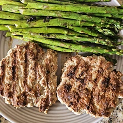 Very flavorful & juicy turkey burger.  Family even liked them! 
Grilled asparagus in the pan right after burgers and it made for a flavorful side as well. 