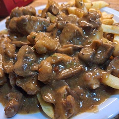 Came out amaziing
Did not stray too far from recipe i just added shitake mushrooms too
Fries go great with it