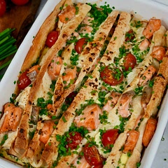 Make your weekend extra special with our Salmon and Cherry Tomato Lavash Bake! 🤤 It’s delightfully tasty and surprisingly easy to whip up—ideal for a leisurely breakfast or brunch. ❤️
