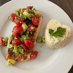 super fresh and yummy! we made a garlic rice to go with it. highly recommend :)