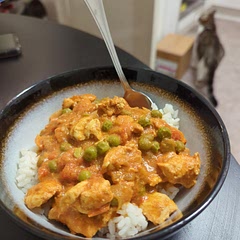 Added some cayenne pepper and extra garlic powder + masala. I was worried that it would be overwhelming but it turned out quite nice, with a comfortable level of spice from the added cayenne pepper.  
