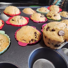 Pretty quick and easy. I made them in a regular sized muffin tin to cut back on the cooking time. My husband said it tasted like a fluffy chocolate chip cookie. 
