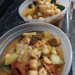I made this as a lil lunch meal prep, and... yum! It's really yummy, summery, and easy to make. Will definitely be making this one again.