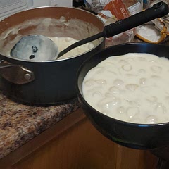It was pretty good but didn't taste like the mac and cheese I had at Panera Bread, however I did enjoy making it and it wasn't too difficult.

However this has the opportunity to be a great mac and cheese in its own right I feel like it could use a little bit of an extra hit to it maybe some spice