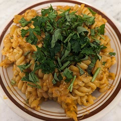 Very tasty and easy to make! Although I definitely added too much cheese, as it's now quite heavy