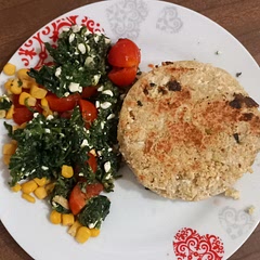 Buonissimo! Io l'ho mangiato sia con contorno che nel panino, in entrambi i casi promosso!