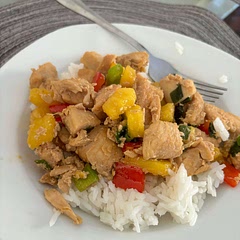 The only thing missing was the pineapple juice since I used fresh pineapple that my mom cut up the day before. This was definitely a hit with the family <3