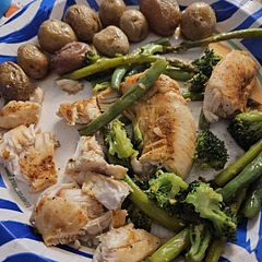 I added broccoli and asparagus and cooked the vegetables with the sauce. It came out just right. 8-10 minutes in the microwave is way too long for green beans!
Also used chicken breast. 