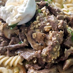 Nice option to make something different yet very creative 👌  
Changed some ingredients to make it a little bit healthier, but it was a great guide! 
Added some burrata cheese, but that's just because I ADORE it.