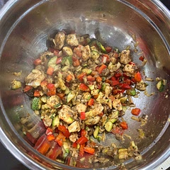 We absolutely loved this dish! It was juicy and perfectly done! We doubled the vegetables (except the mushrooms) and doubled all the spices (minus the chili powder - only did 1 and 1/4th teaspoon). We also substituted Italian seasoning for equal parts basil and oregano. We used 3ish tablespoons of oil. We cooked for 5 min at 200°C, then stirred and set it for another 5 min. Everything came out perfect. We had to do 3 batches for everything. We also made rice with some chopped garlic in it as a bed for this yummy dish. 10/10!