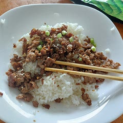 Quick and delicious!
I used ground turkey meat since it was all I had on hand, and it turned out perfect!
I also added some seaweed
Would definitely make it again