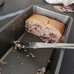 I love 😍 this recipe! To make it vegan I replaced the egg with banana, but it doesn't affect the flavor! The cake is very moist and there's plenty of strawberries for the bread. Can't wait to make it again