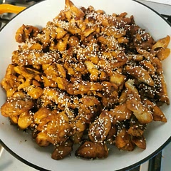 Didn't look like ribs but tasted amazing everyone enjoyed it a did make extra sauce for everyone to dip there chicken in so was a win for me... 