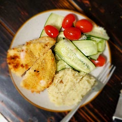 May just be my favorite quick dinner recipe. Every single part of the dish wash is super simple, and anybody could cook it!
