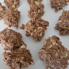 I used honey in place of syrup, and replaced 1/6 cup of peanut butter with Nutella. It added extra sweetness and flavor. This was delicious. Popping it into the freezer for 20 minutes helped solidify them and reduce stickiness.