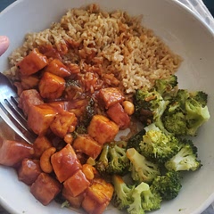 Used brown rice and added toasted cashews and brocolli.