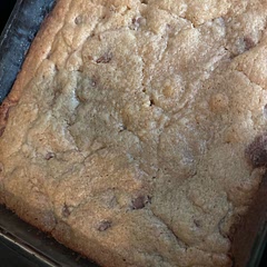 super easy and i wouldn’t take out the nutella out of the fridge till your putting your cookie dough in the pan but so yummy