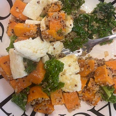 Added halloumi and that made it better. Doesnt need sage and parsley. That gave it a weird flavor