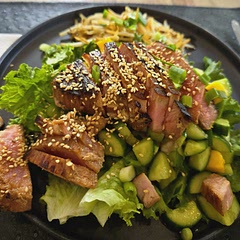 Simply delicious. No doubt, it's one of the most savoury tuna steak dishes we've ever made.  Added a side of bean sprouts. 