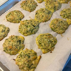 I baked for 25 minutes at 350° until they started to brown. They are wonderful!