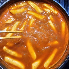 The recipe was easy to follow. It was so good! The rice cake holds eat and they stay hot for a while. I was worried it was going to be too spicy so I used mild paste. It was perfect, little spicy and really tasty. Thanks. 