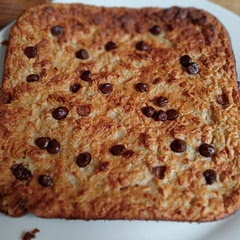 Making it was pretty easy! I used honey greek yogurt and a bit less vanilla extract, as well as some coconut flakes and dark chocolate chips instead of regular milk chocolate 🍫😉