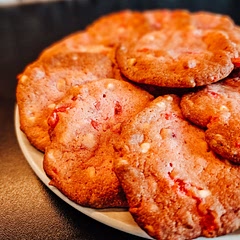 Converted it into a recipe using normal flour instead of gluten free. Didn't need the xanthan gum. Needs some more tweaking because they were a bit too chewy and soft, but my god that flavour is insane! 
Love em.