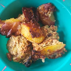 Had no muffin tin so rolled into balls and placed on a normal oven tray along with peaches. 18 month old picky eater loved it 