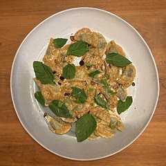 Made the carbonara with no cream or cheese. Delicious. Topped laminated ravioli.