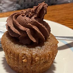 Delish!  Moist, flavorful cupcake with fabulous icing - so so good!  If you love peanut butter and chocolate, this is for you!